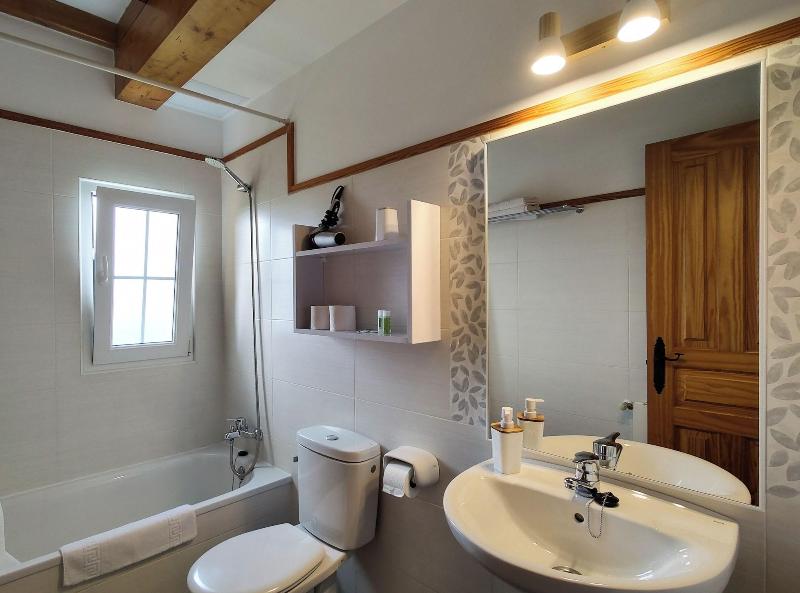 Apartamentos Corona image