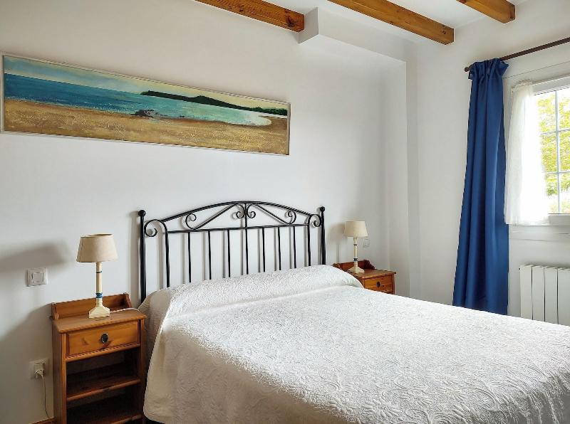 Apartamentos Corona image