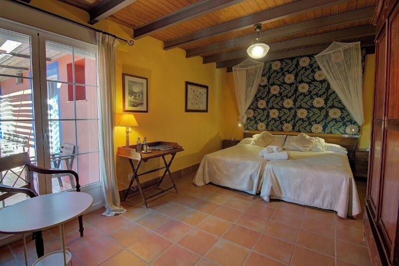 Casa Gallinera image