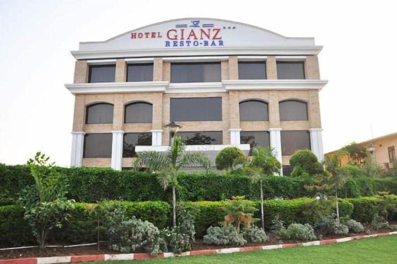 Gianz Hotel image