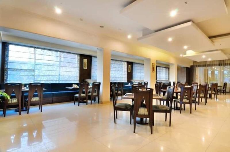 Gianz Hotel image