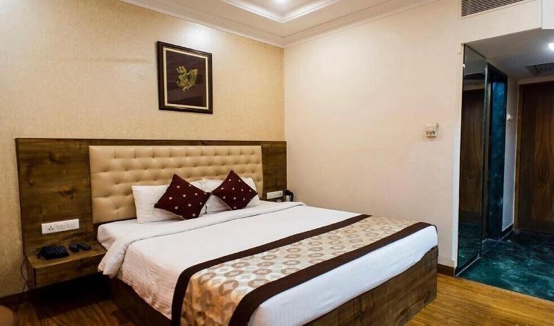 Wingston A Treehouse Hotel Mathura — exterior view