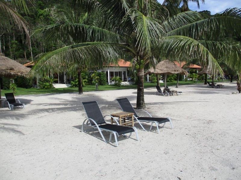 Saracen Bay Resort image