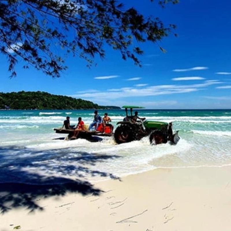 Saracen Bay Resort image