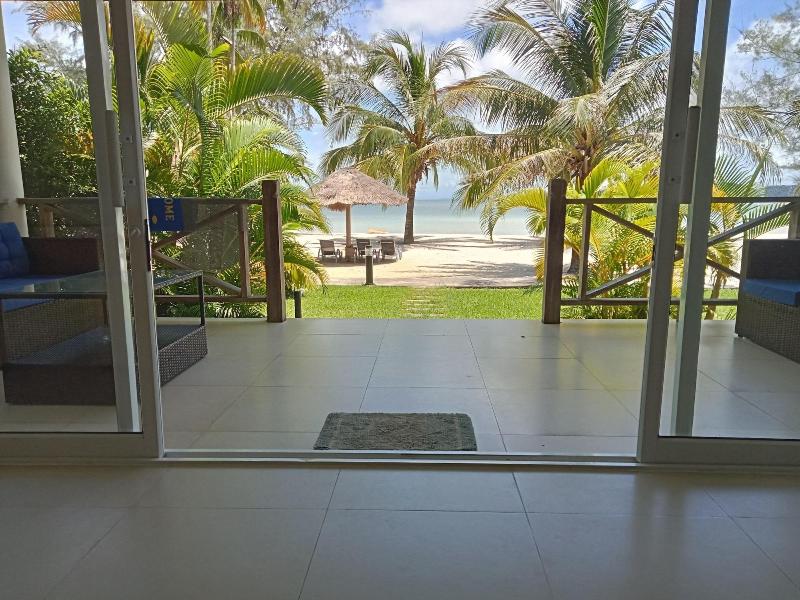 Saracen Bay Resort image