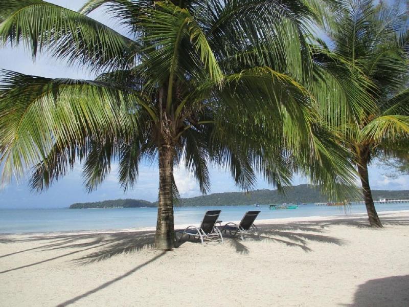 Saracen Bay Resort image