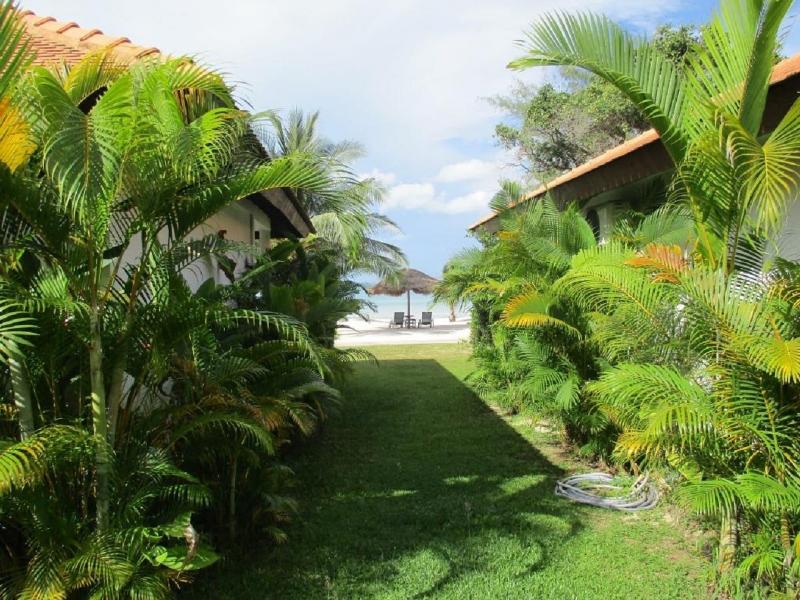 Saracen Bay Resort image