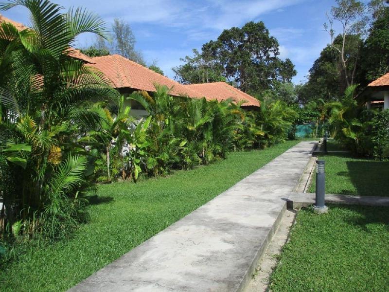 Saracen Bay Resort image