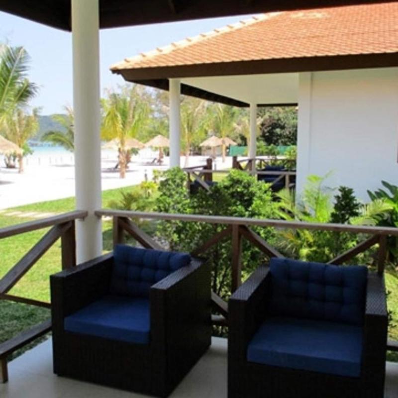 Saracen Bay Resort image