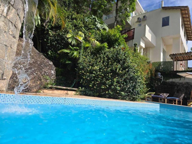 Apartamentos Casa Da Pedra image