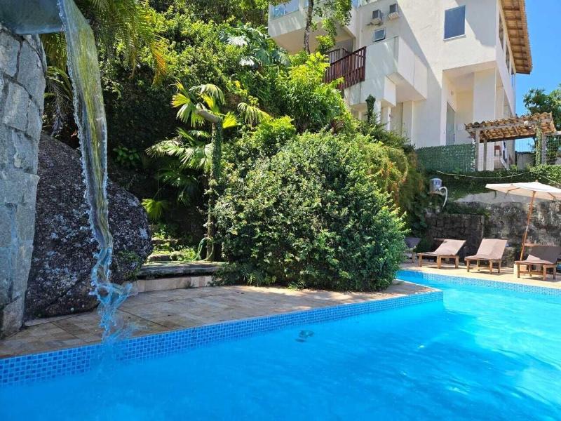 Apartamentos Casa Da Pedra image