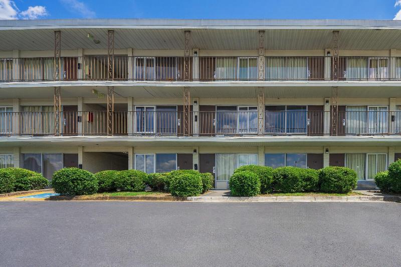 Budgetel Inn And Suites image