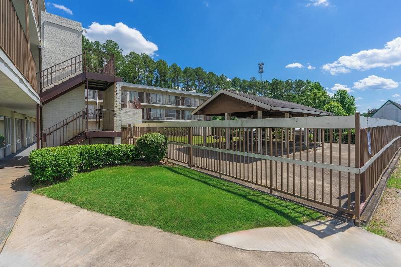 Budgetel Inn And Suites image