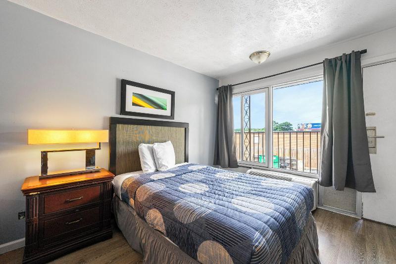 Budgetel Inn And Suites image