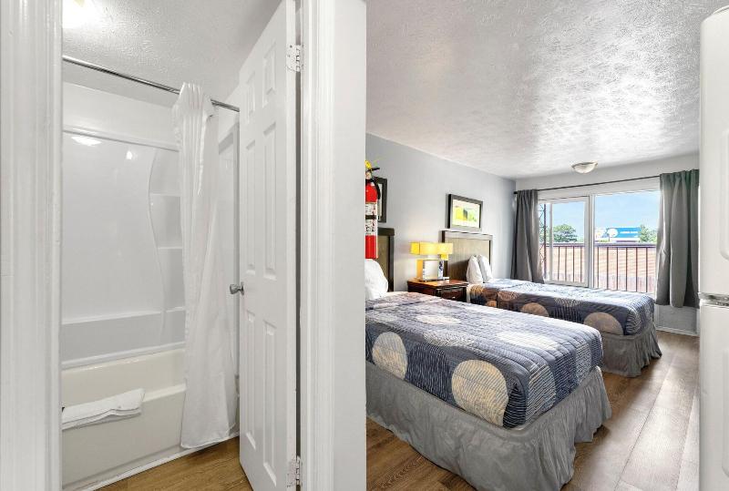 Budgetel Inn And Suites image