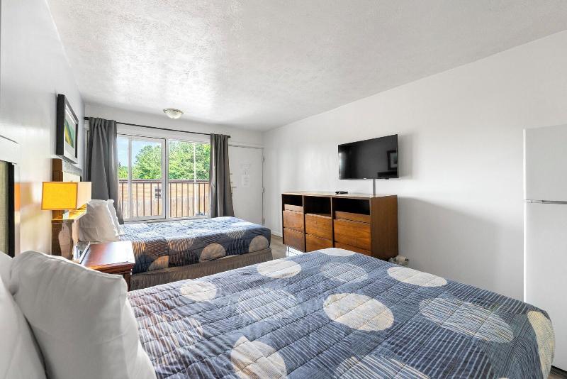 Budgetel Inn And Suites image
