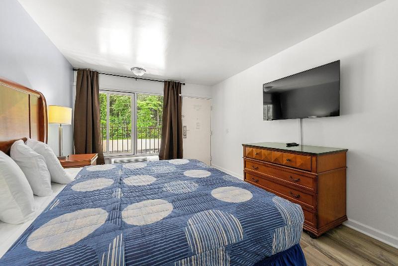 Budgetel Inn And Suites image