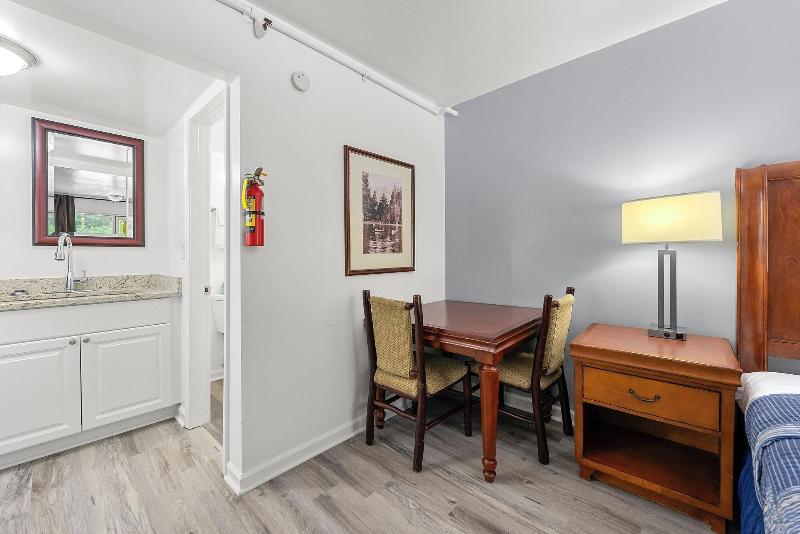 Budgetel Inn And Suites image