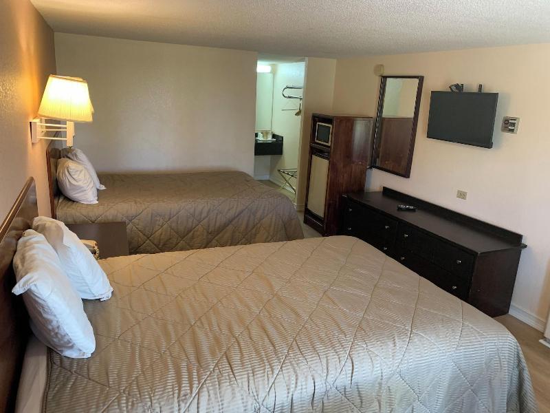 Tollway Inn Of Beloit image