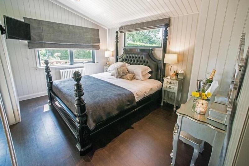 Broadoaks Country House image