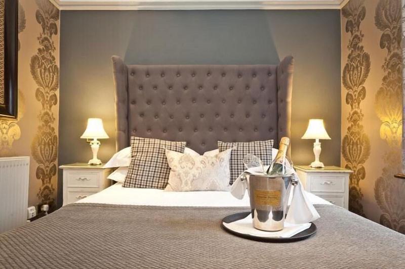 Broadoaks Country House image