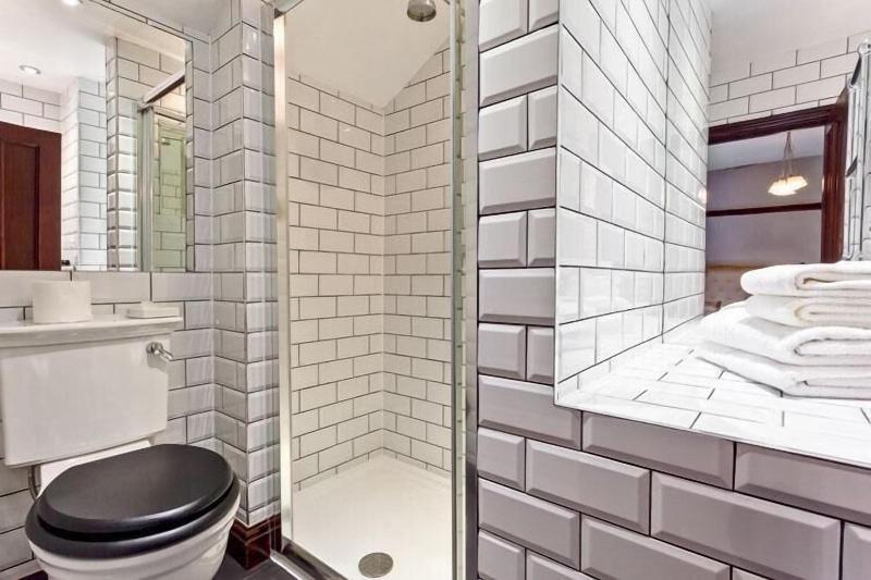 Broadoaks Country House image