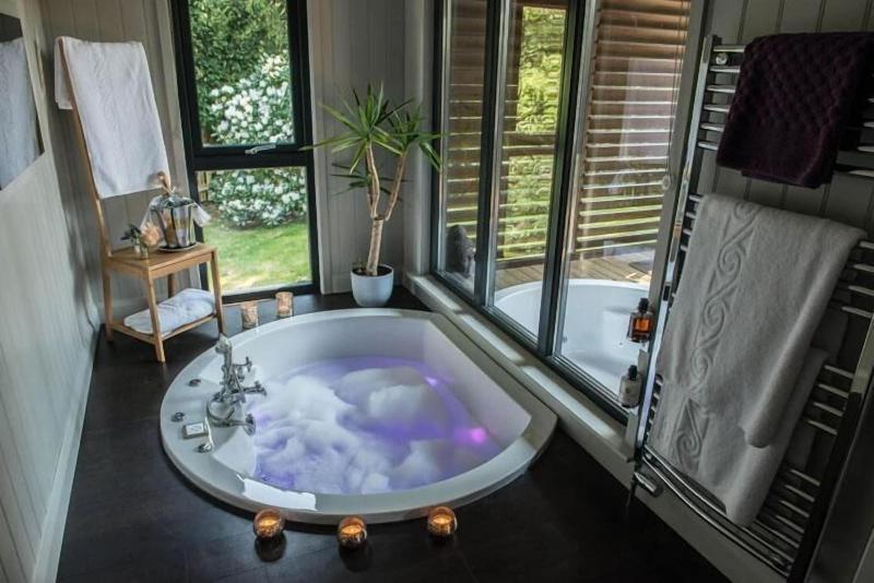 Broadoaks Country House image
