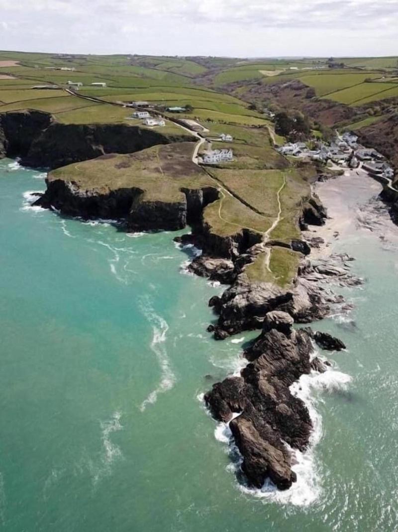 Port Gaverne Hotel image