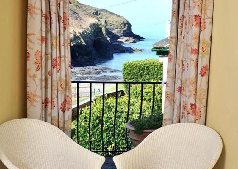 Port Gaverne Hotel image