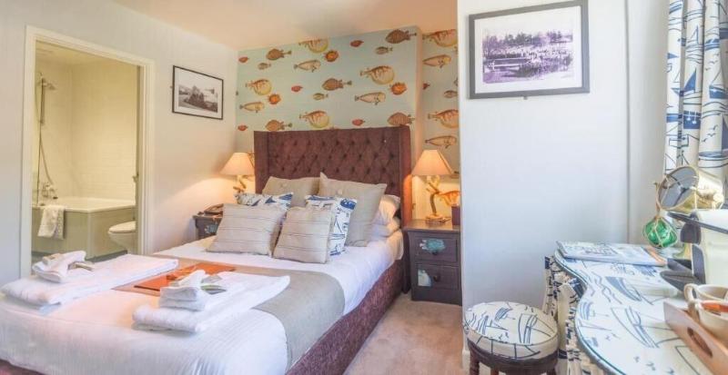 Port Gaverne Hotel image