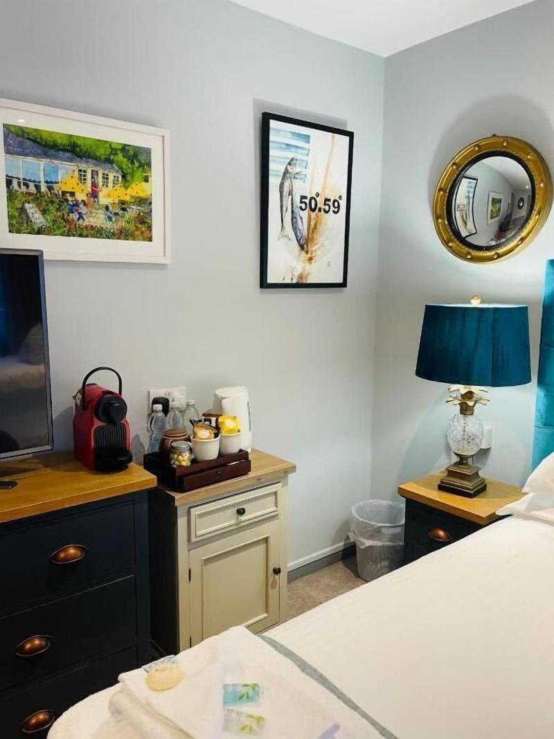 Port Gaverne Hotel image