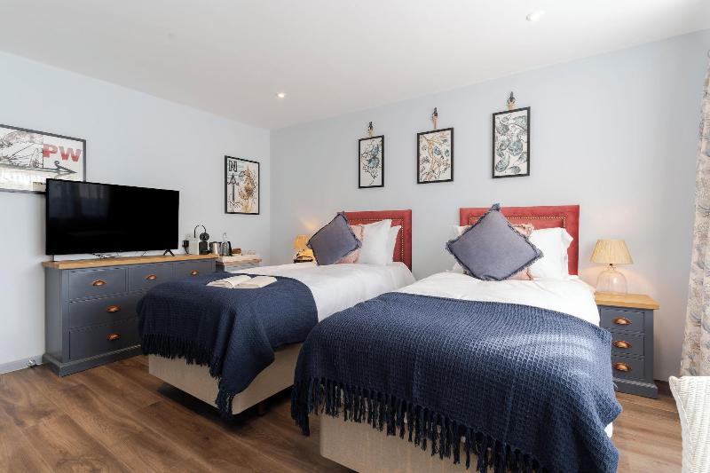 Port Gaverne Hotel image