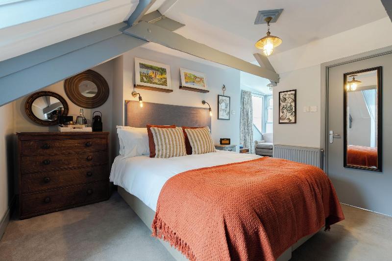 Port Gaverne Hotel image