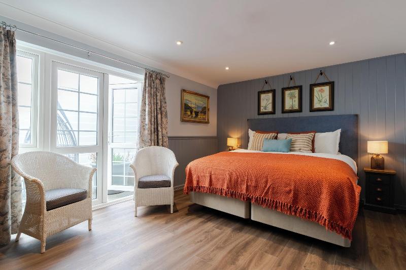 Port Gaverne Hotel image