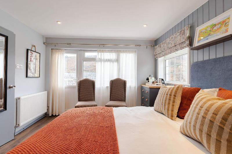 Port Gaverne Hotel image