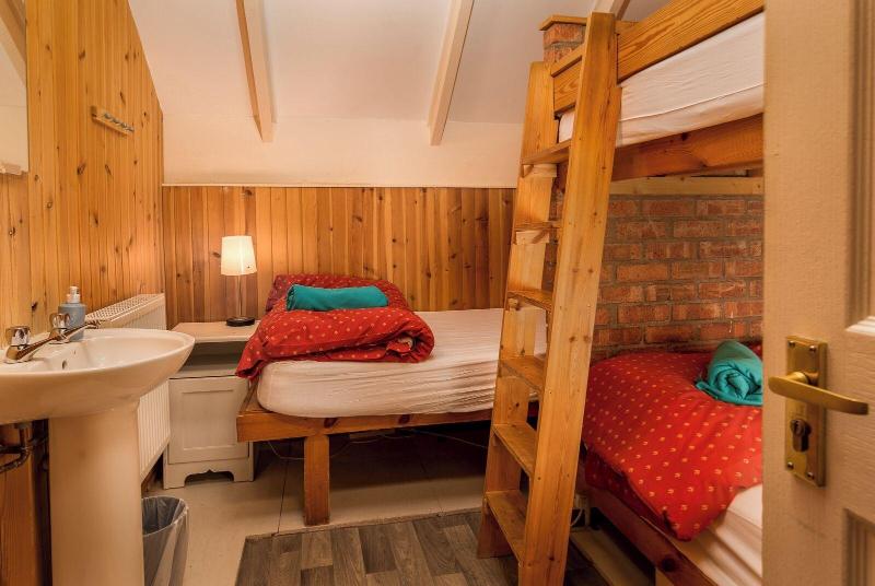 Gulabin Lodge image