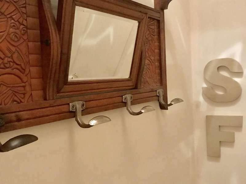 B B Le Miroir Aux Fa Es image