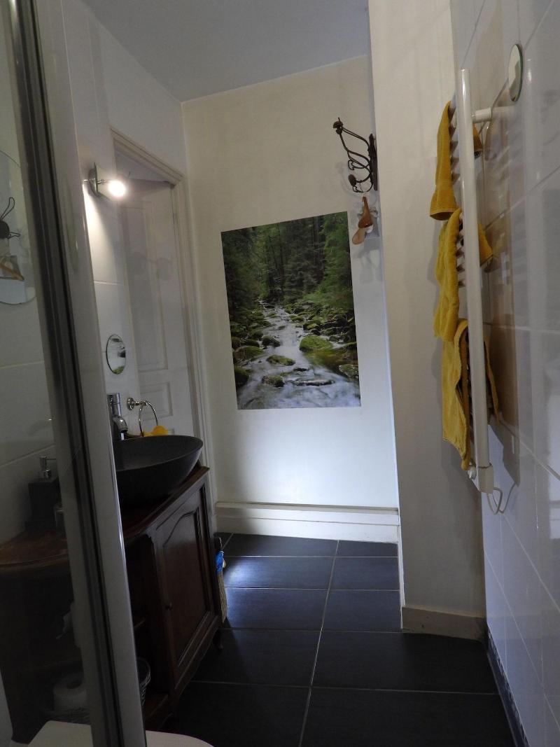 B B Le Miroir Aux Fa Es image