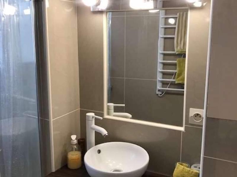 B B Le Miroir Aux Fa Es image