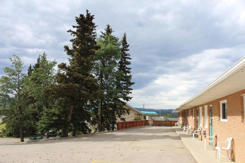Pines Motel image