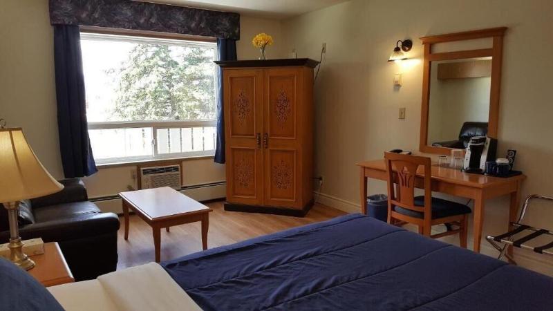 Pines Motel image
