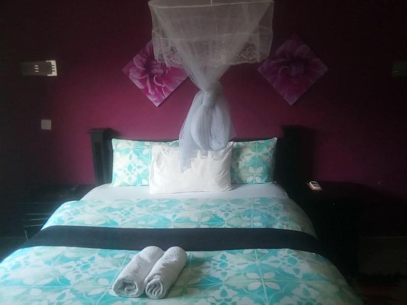 Royal Olympia Lodges And Safaris image