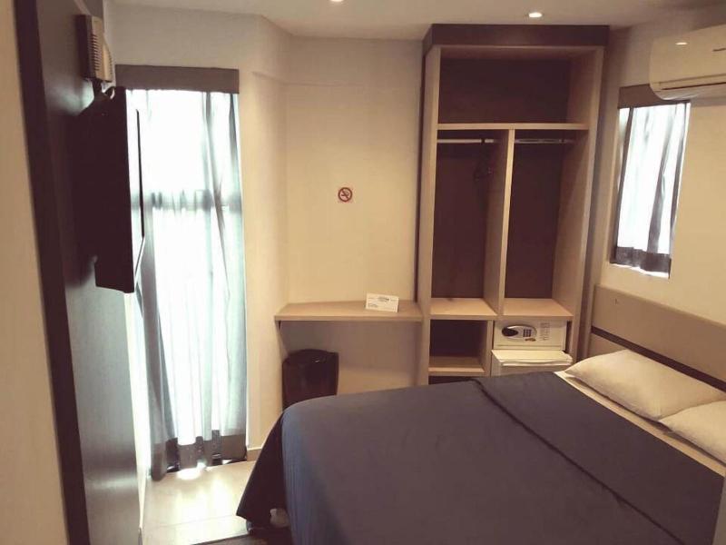 Hollyster Hotel — view