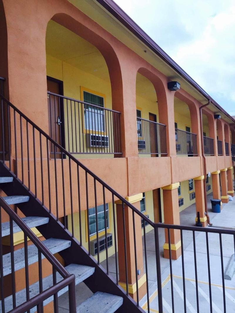 Texan Inn And Suites Tilden image