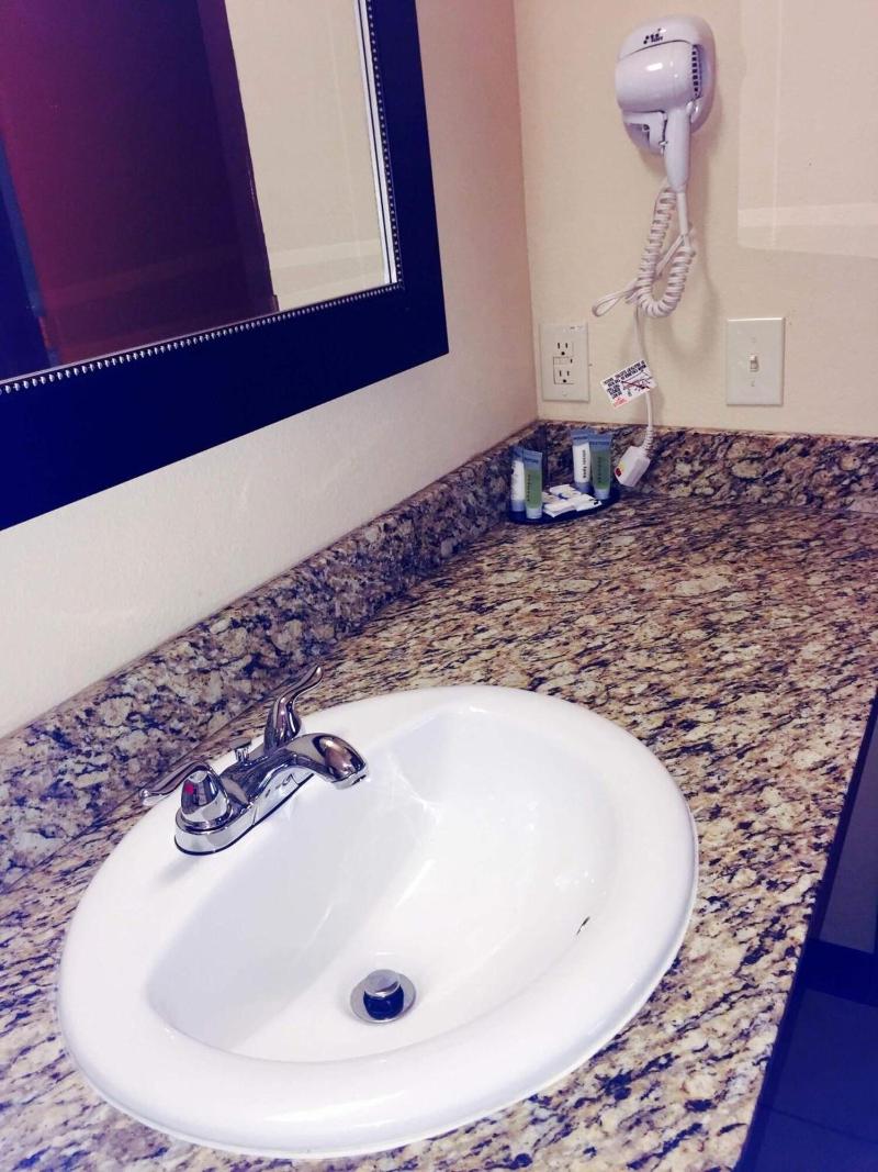 Texan Inn And Suites Tilden image