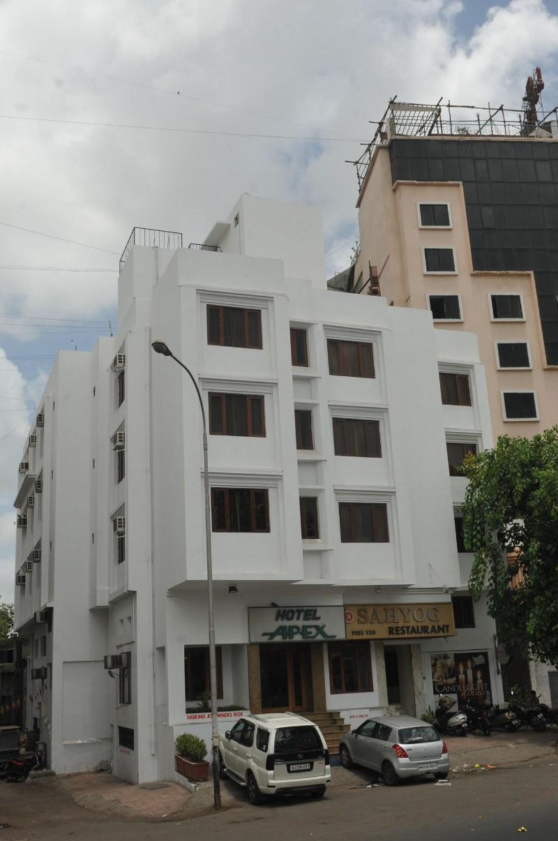 Hotel Apex Surat — exterior view