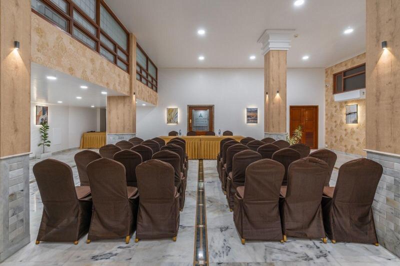 Hotel Apex Surat