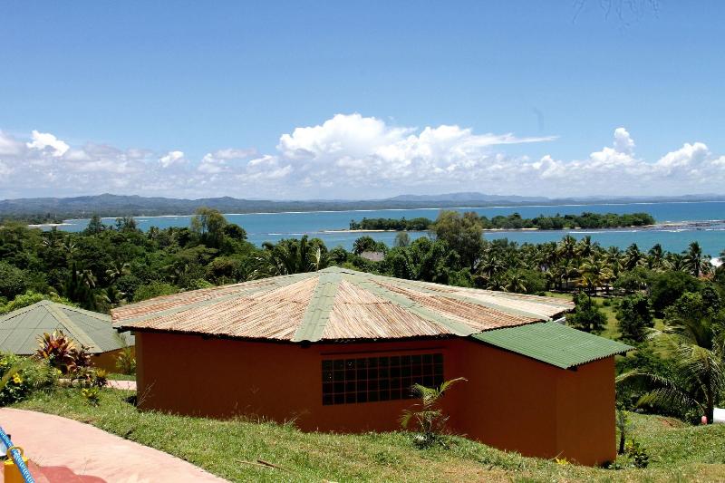 Oasis Lodge image