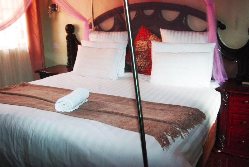 Woodlands Lodge Tours image