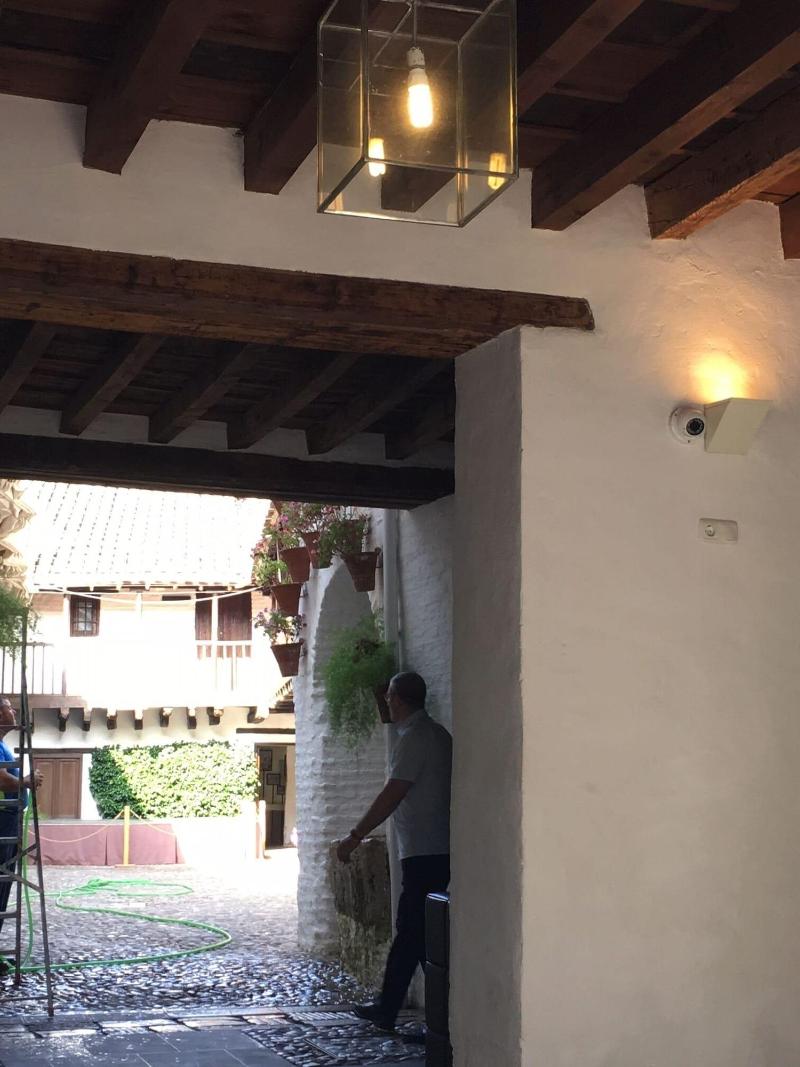 Patio De La Plateria image